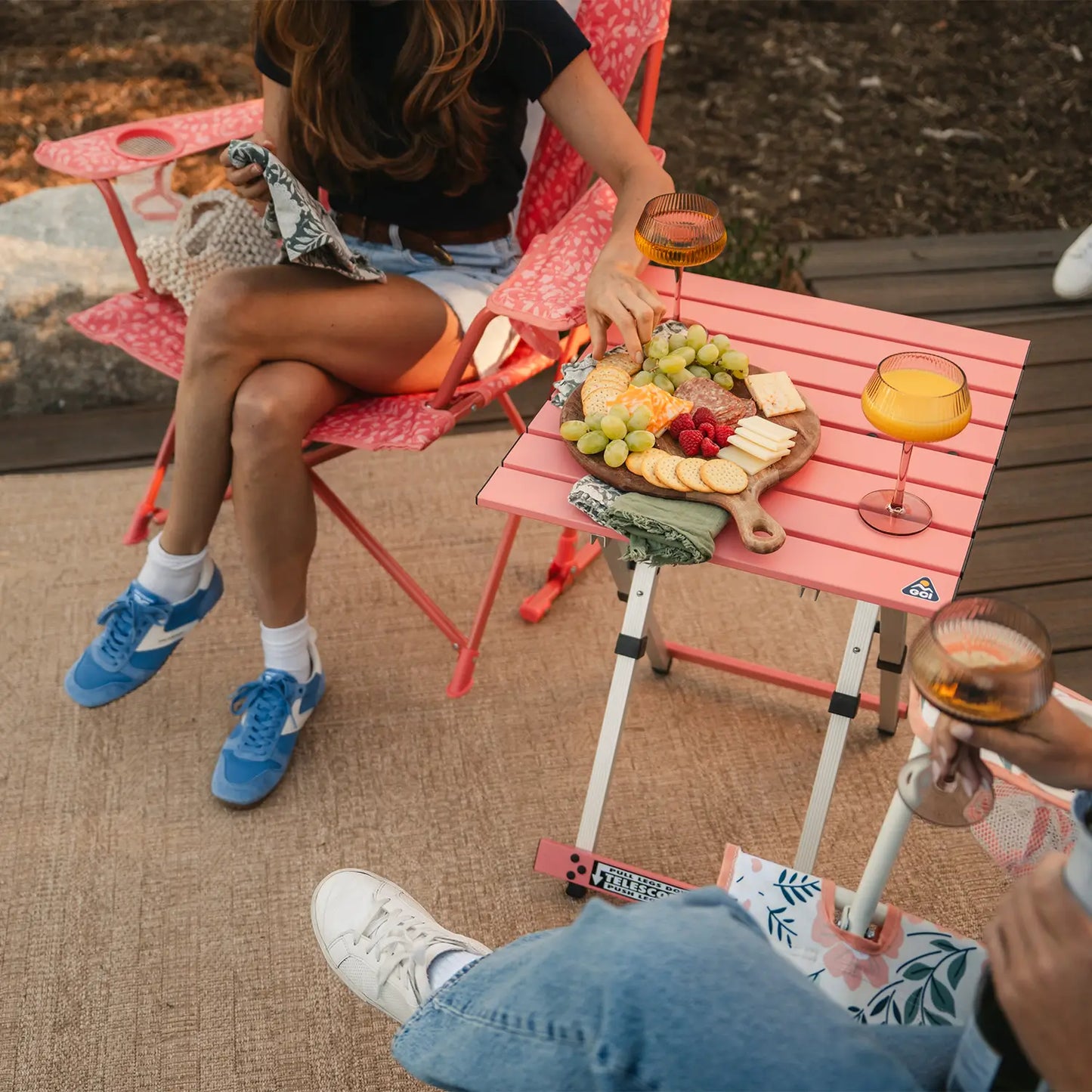 Slim-Fold Compact Camp Table 20 - Heavy Duty Aluminum Folding Picnic Table Detail